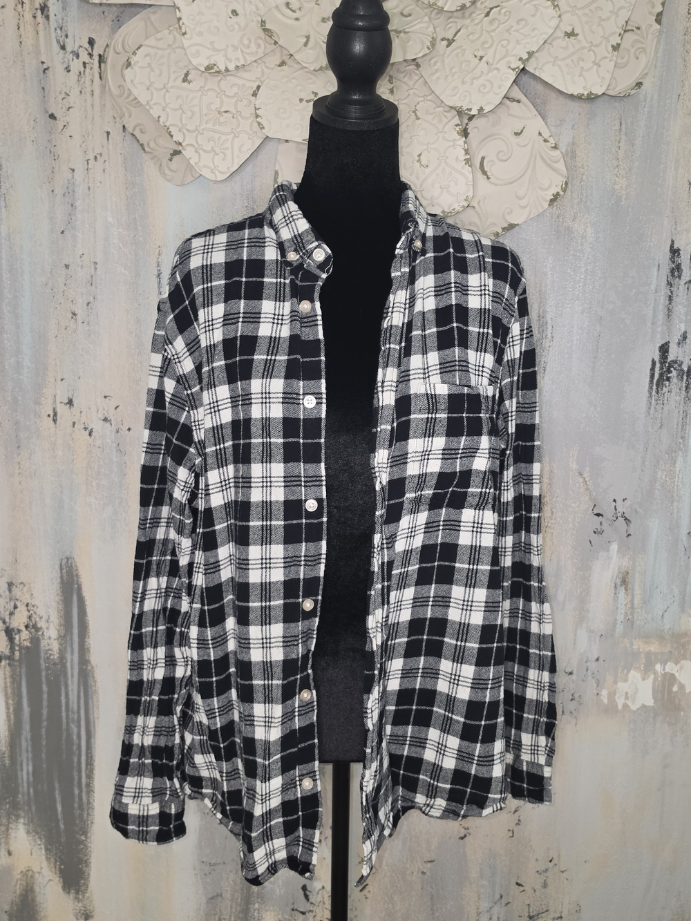 H&M Black and White Plaid Lightweight Shirt Jacket